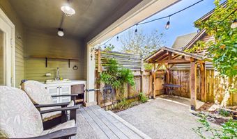 2966 Janes Creek Dr, Arcata, CA 95521