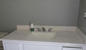 632 Carver Cir, Alford, FL 32420