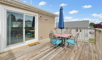 6 Wilson St, Bristol, RI 02809