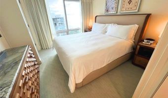 223 Saratoga Rd 1422, Honolulu, HI 96815