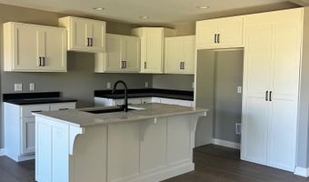 1701 Elm St, Auburn, IN 46706