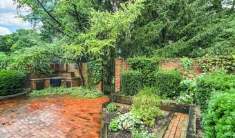 8537 Ridge Hill Dr, Indianapolis, IN 46217