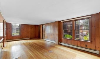 130 E Main St, Clinton, CT 06413