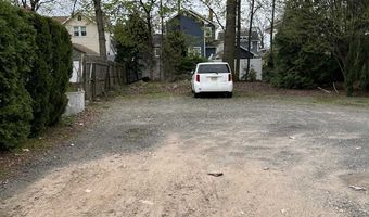 46 Hickory Ave, Bergenfield, NJ 07621