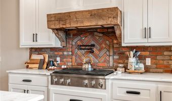 8128 Belmont Dr, Alma, AR 72921