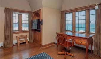 57 Ledge Rd 2, Newport, RI 02840