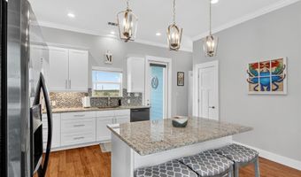 4032 Bank St, Bay St. Louis, MS 39520