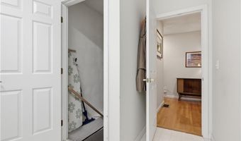 7 Foxwood Dr, Lincoln, RI 02865