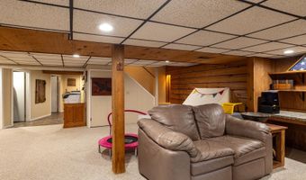 11 MEADOWBROOK Ct, Appleton, WI 54914