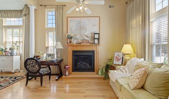 2 Woodlake Ct, Barnegat, NJ 08005