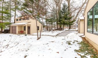 5407 Valley Rd, Ames, IA 50014