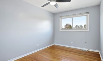 818 RUMPLE Ln, Addison, IL 60101