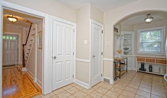 5 Kakely St, Albany, NY 12208