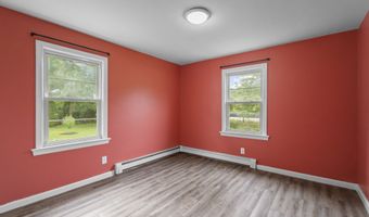 28 Gunnar Dr, Brooklyn, CT 06234