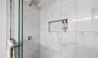 7532 Jerez Ct 9, Carlsbad, CA 92009