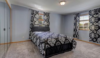 2207 S GLADYS Ave, Appleton, WI 54915