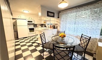 91 Ridgeway Rd, Cranston, RI 02920