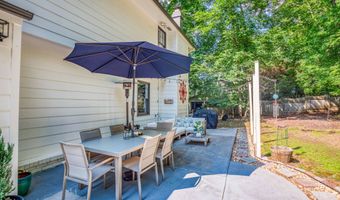 813 Lakeshore, Berkeley Lake, GA 30096