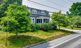 17 Main St, Albion, ME 04910