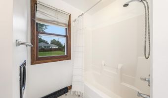 2725 S JACKSON St, Appleton, WI 54915