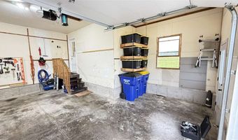 1049 Vine Ave, Riverside, IA 52327