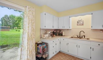 1315 Lake Dr, Ashland, OH 44805