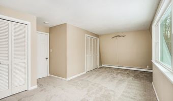 87 Edgewater Dr, Barrington, NH 03825