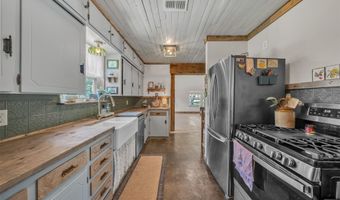 212 Circle Dr, Alvarado, TX 76009