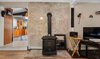 608 Black Plain Rd, North Smithfield, RI 02896