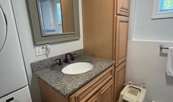 669 Metacom Ave 17, Bristol, RI 02809