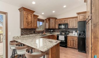 205 S Sunshine Ave, Brandon, SD 57005