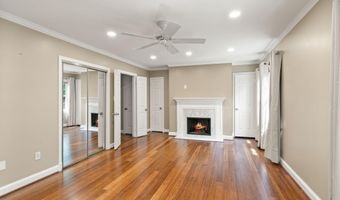 2345 S ROLFE St S, Arlington, VA 22202