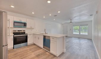 616 618 MARTIN LUTHER KING JR Dr, Baldwin, FL 32234