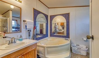 945 Tanner Lndg, Monroe, MI 48161