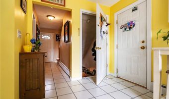 65 Jeri Lynn Cir, Warwick, RI 02886
