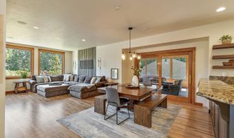 550 Crowson Rd, Ashland, OR 97520