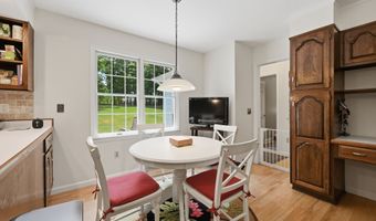 28 Wintergreen Hill Rd, Danbury, CT 06811