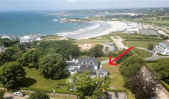 718 Bellevue Ave 5, Newport, RI 02840
