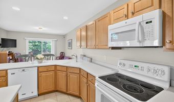 4 Hollyhock Knoll Ct 4, Bourne, MA 02532