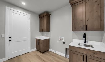 2433 N LOCUST St, Cedar City, UT 84720