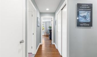 71 Primrose Hill Rd, Barrington, RI 02806