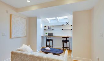 242 Shawmut Ave Apt 1B, Boston, MA 02118
