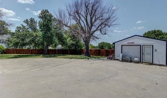 405 N Wickham St, Alvord, TX 76225
