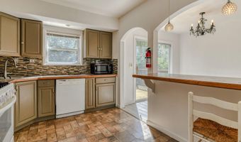 204 Mill Creek Dr, Bayville, NJ 08721