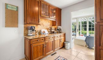 50 0 Indian Trl, Barnstable, MA 02630