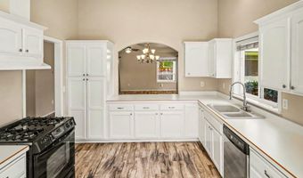 935 Cypress Point Loop, Ashland, OR 97520