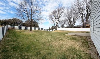817 Skyline Dr, Bassett, NE 68714