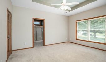 214 Hillside Dr, Baldwin City, KS 66006