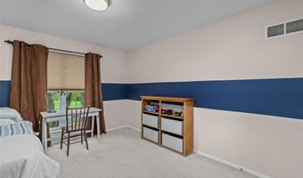 915 Timber Glen Ln, Ballwin, MO 63021