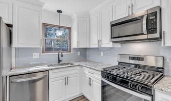 86 Bradford Ct, Aberdeen, NJ 07747